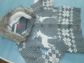 Ефектна жилетка, снимка 1 - Детски пуловери и жилетки - 15812852