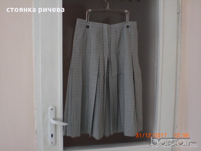 продавам плесирана пола-пепит, снимка 1