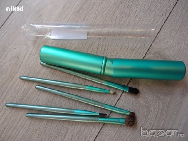 четки за грим косъм пони сенки 5 бр в мини цилиндър метален за чанта, снимка 3 - Декоративна козметика - 15021924