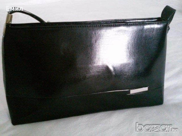 Дамска чанта, снимка 5 - Чанти - 9923757