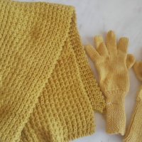 Шал и ръкавици, цвят "горчица", снимка 1 - Шалове - 23387759
