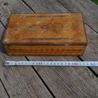 Стара дървена кутия, снимка 1 - Антикварни и старинни предмети - 18134544