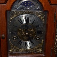 Продавам настолен часовник WUBA, снимка 4 - Антикварни и старинни предмети - 16991271