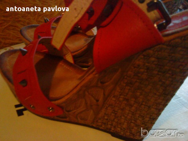 червени сандали, снимка 1