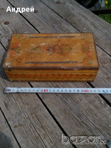 Стара дървена кутия, снимка 1 - Антикварни и старинни предмети - 18134544