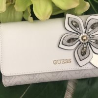 Дамско портмоне Guess -Оригинално, снимка 1 - Портфейли, портмонета - 25422433