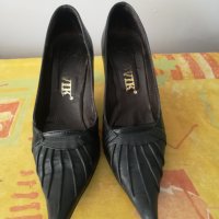 Остри черни обувки , снимка 3 - Дамски обувки на ток - 24579141