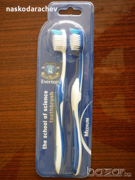 Четки за зъби и самобръсначки на футболен клуб Евертън Англия, снимка 1