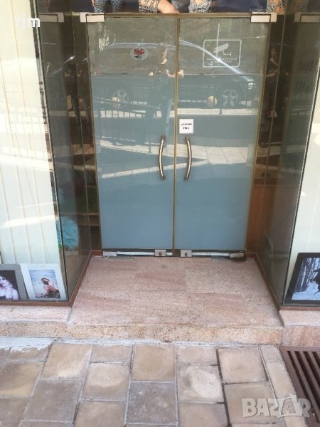 Двойна стъклена витрина комплект с автомат и ключалки/Брави , снимка 1