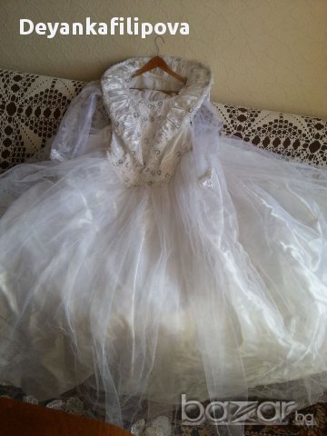 Бутикова, сватбена рокля.