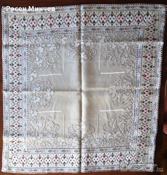 Продавам ръчно бродирани карета, снимка 1