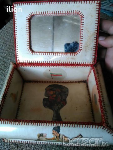 СТАРИННА КУТИЯ МНОГО КРАСИВА !!! РАЗМЕРИ 21/16/10 ЦЕНА 10ЛВ. , снимка 5 - Антикварни и старинни предмети - 19023600