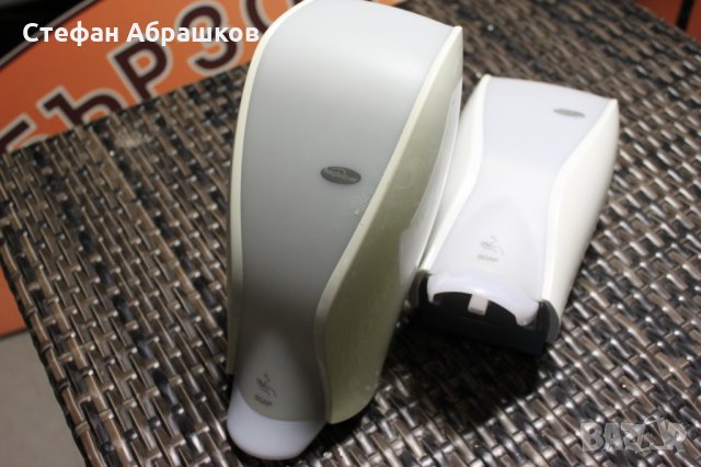 Диспенсъри за тоалетна хартия Hagleitner