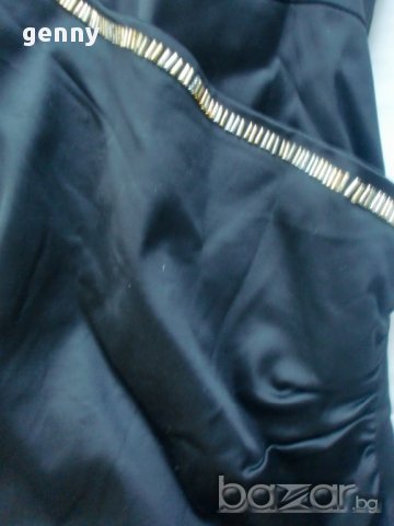 Подарявам!In Wear прекрасна черна рокля прав силует – 42 EU, снимка 3 - Рокли - 9187075