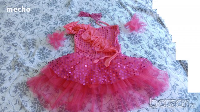 Нов наличен костюм за танци, балет или просто за повод, с паети и тюл в бомбонено розово , снимка 1 - Детски комплекти - 15062193