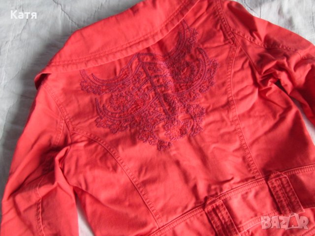 Късо яке Diesel голяма яка бродерия на гърба оранж, размер S, снимка 2 - Якета - 25364680