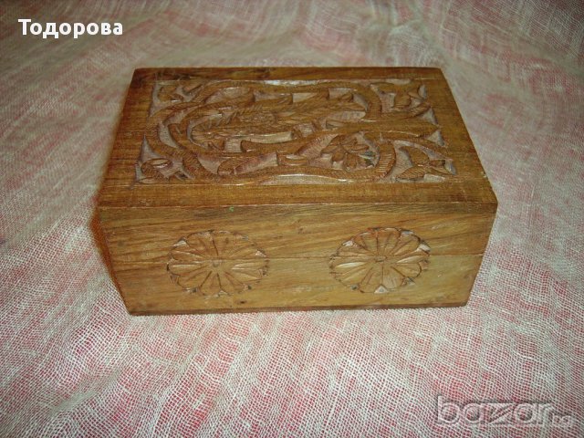 Продавам дървена резбована кутия за бижута от екзотична дървесина, снимка 4 - Антикварни и старинни предмети - 13741024