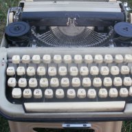 стара пишеща машина, снимка 3 - Антикварни и старинни предмети - 11808384