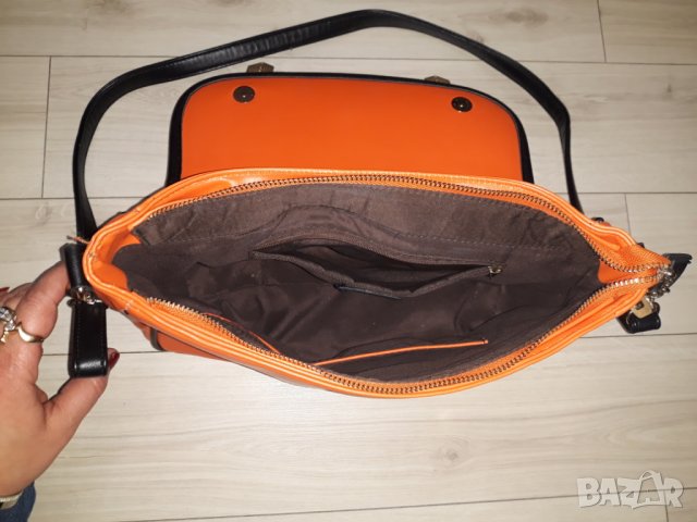 Оранжева кожена чанта с черни дръжки с къса и дълга дръжка, снимка 3 - Чанти - 23623408