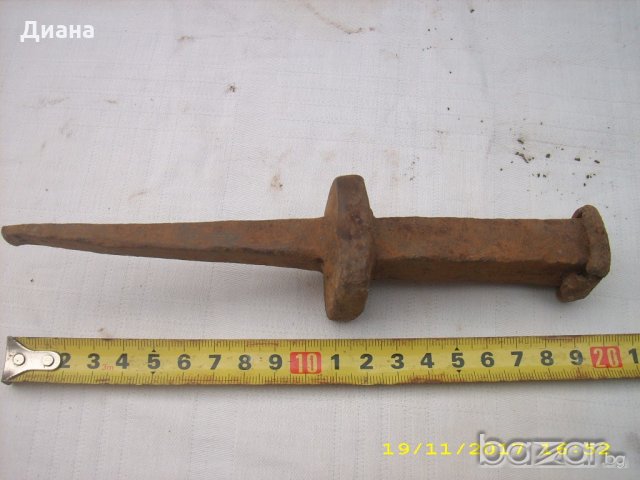 стара бижутерска наковалня