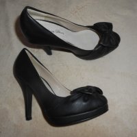 Черни обувки на ток , снимка 1 - Дамски елегантни обувки - 26202516