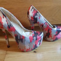 Нови дамски обувки скрита платформа камуфлаж - 39 номер, снимка 1 - Дамски обувки на ток - 24030645