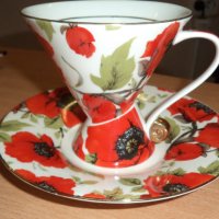 Оригинална чаша за чай или кафе с макове, снимка 1 - Чаши - 20416412