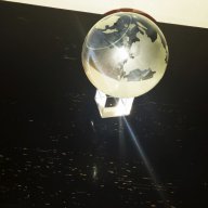 Кристална сфера - глобус с поставка Фън Шуй, снимка 2 - Други - 14881677