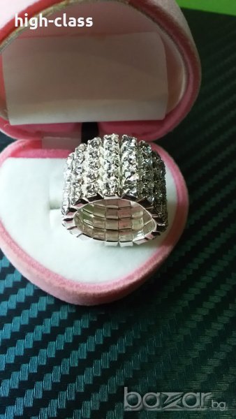 Разпродажба Уникален Пръстен изцяло от цирконии камъни , снимка 1