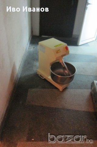 Продавам нова тестомесачка, снимка 3 - Друго търговско оборудване - 10353845