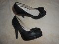 Черни обувки на ток , снимка 1 - Дамски елегантни обувки - 26202516