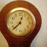 Продавам стар немски каминен часовник.работещ.Размери-30х27 см, снимка 2 - Антикварни и старинни предмети - 11050169