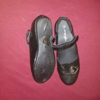 Нови черни балеринки 38 номер, снимка 1 - Дамски ежедневни обувки - 24313368