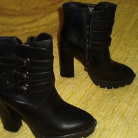 дамски черни боти на ток , снимка 1 - Дамски обувки на ток - 24444189