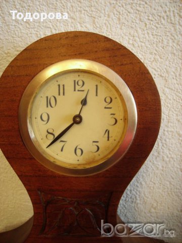 Продавам стар немски каминен часовник.работещ.Размери-30х27 см, снимка 2 - Антикварни и старинни предмети - 11050169