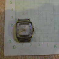 Часовник "Луч" съветски дамски работещ ръчен, снимка 1 - Дамски - 9101513