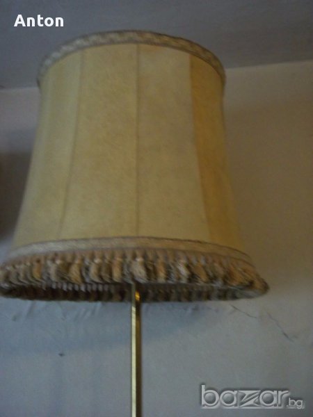 Лампа - стара с кожен абажур и реснички , снимка 1