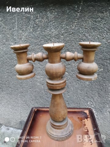 стар дървен свещник