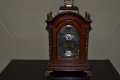 Продавам настолен часовник WUBA, снимка 1 - Антикварни и старинни предмети - 16991271