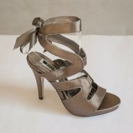 Елегантни кафяви високи сандали на ток марка Furiezza - 39, снимка 1 - Сандали - 14571330