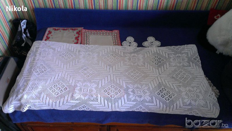 Покривка за маса или каре плетено на една кука, снимка 1