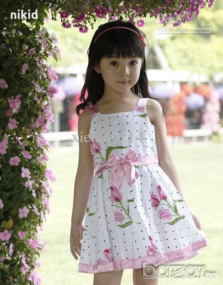 нежни цветя бял фон детска рокля, снимка 1