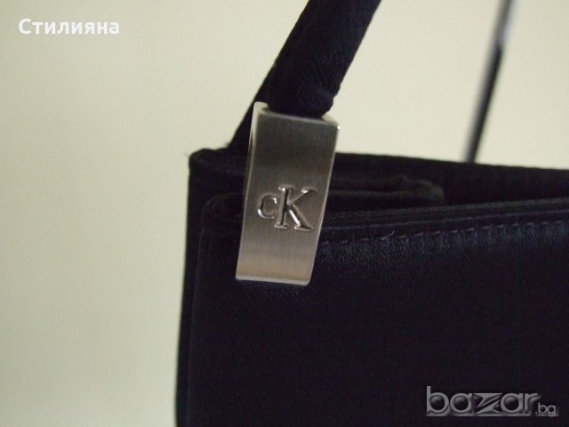 Calvin Klein оригинална малка черна чантичка, снимка 2 - Чанти - 18909261