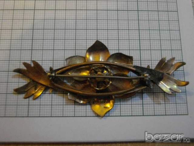 Брошка позлатена метална с цветче в средата / 8,2 гр. /, снимка 2 - Колиета, медальони, синджири - 7815676