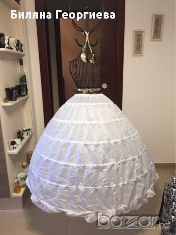 Кринолин за рокля 6 обръча бял, снимка 1 - Други - 17399973