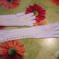 Оригинални дамски ръкавици Puma бели с камъчета, снимка 1 - Шапки - 17015925