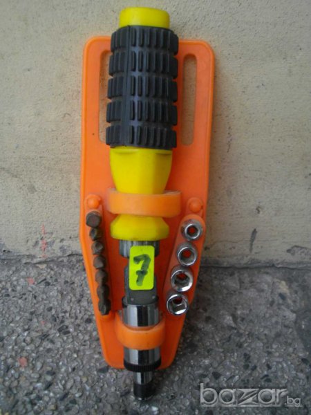 Отвертка с накрайници на оранжева стойка, снимка 1