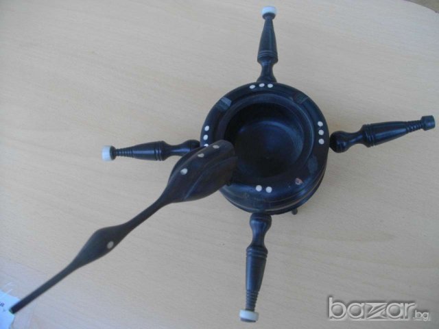 Пепелник африкански от дърво