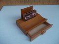 Моливник с чекмедже дървен от соца съветски, снимка 1 - Други ценни предмети - 25995190