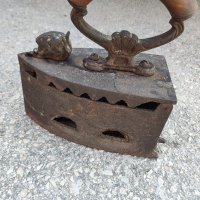 Стара Ютия на въглища , снимка 1 - Антикварни и старинни предмети - 25515486